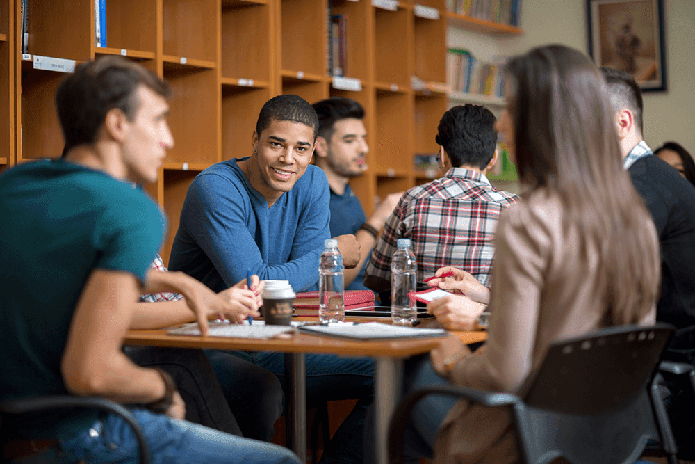 Get ready for college quicker and find out where the University of Wisconsin students live at on and off campus. Quick start guide to campus living.