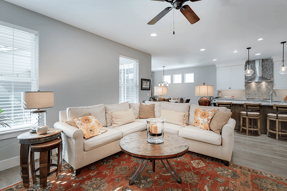 When it comes to packing lamps, there are tricks and tips you can implement to keep your floor and desk lamps in great condition.